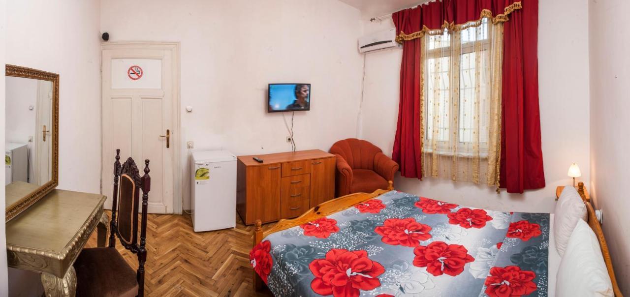 Central Guesthouse Five Corners Szófia Kültér fotó