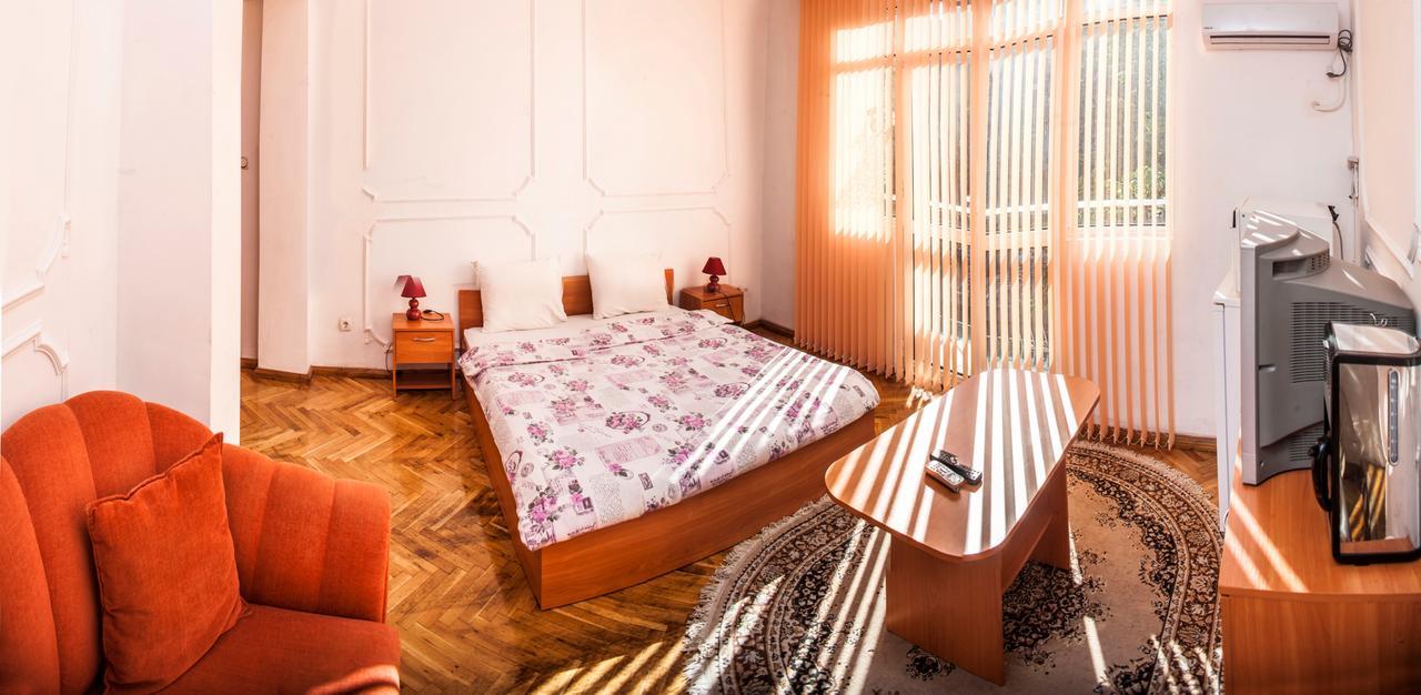 Central Guesthouse Five Corners Szófia Kültér fotó