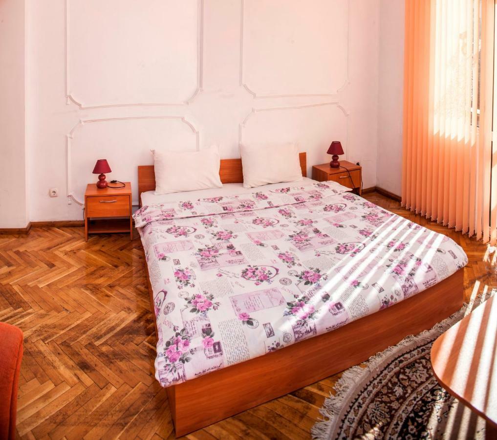 Central Guesthouse Five Corners Szófia Kültér fotó